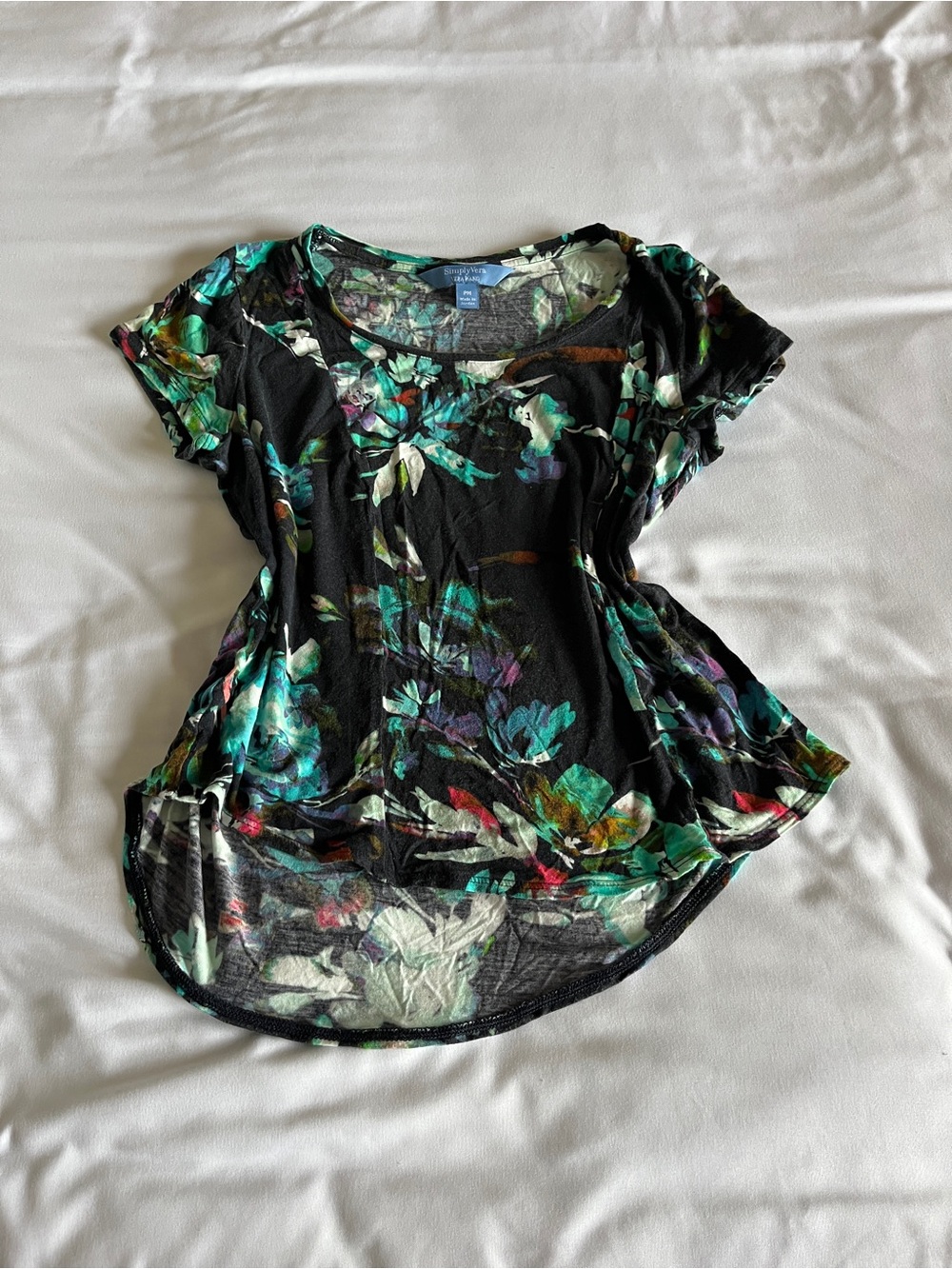 Gorgeous Simply Vera Vera Wang Size PM Black & Teal Floral Scoop-Neck Tee
